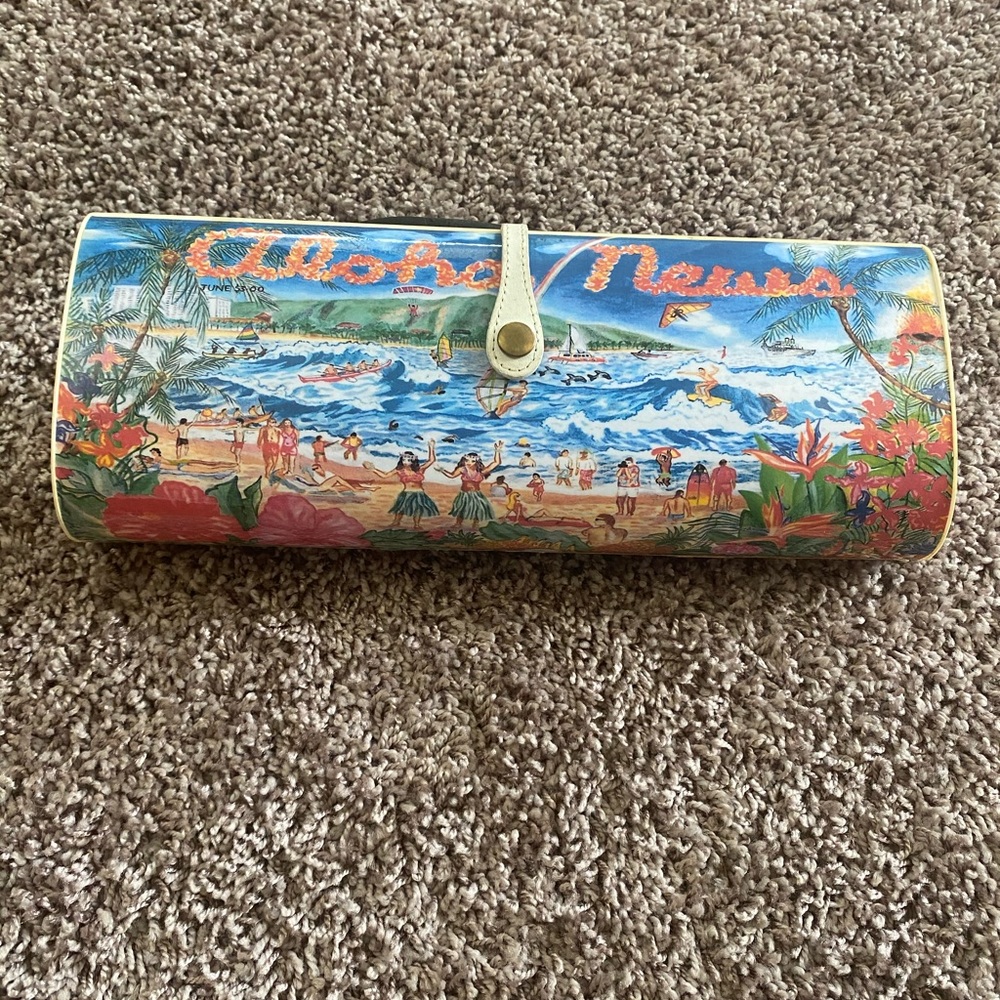 Jacqueline Jarrt clutch
